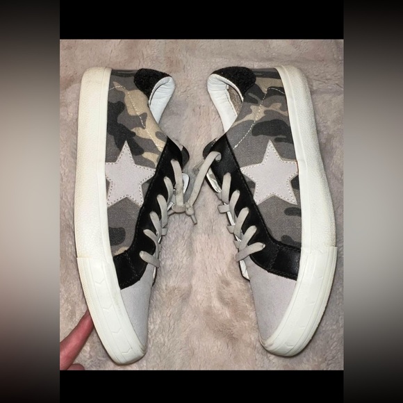Vintage Havana Shoes - Womens Vintage Havana Sneakers Size 9 Camo Black